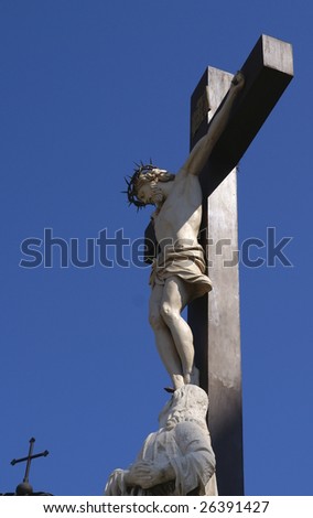 statue of the crucifixion of jesus