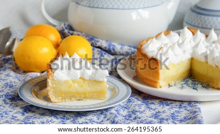 lemon tart with merengue