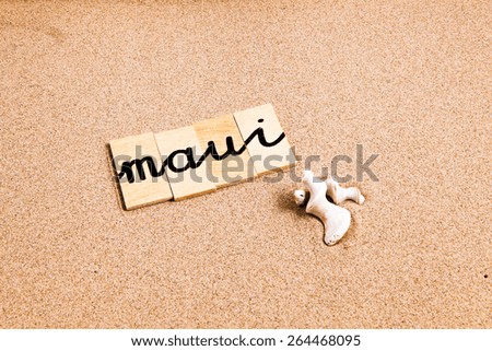 Words formed from small pieces of wood containing different letters in a irregular position, maui