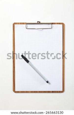 clipboard with blank paper 