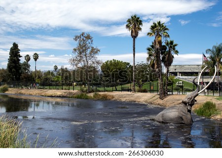 Mammoth sculpture at the La Brea Tar Pits in Los Angeles Royalty-Free Stock Photo #266306030