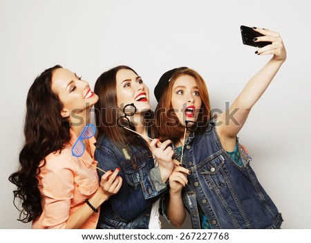 funny girls, ready for party, selfie