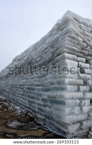 Many ice piled up together 