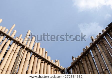 Angle of ninety degrees of the wall was made of bamboo.