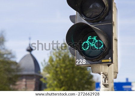 Green light for bicycle lane