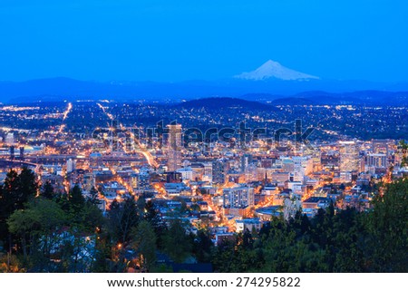 Evening View of Portland, Oregon from Pittock Mansion.
