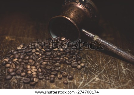 Lying on Jazzve scattered coffee granules 