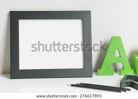 photo frames in bedroom