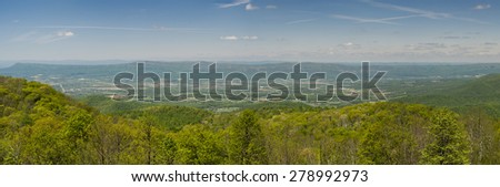 A panorama shot of the Blue Ridge Mountains 