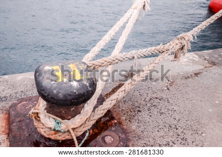 Picture of an Old Vintage Naval Rope