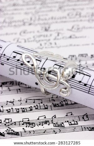 Musical notes and treble clef silver