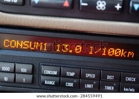 Average consumption on Car board computer display