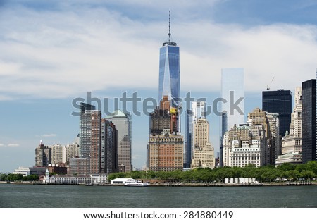 One World Trade Center (Freedom Tower) and New York skyline - June 2015 