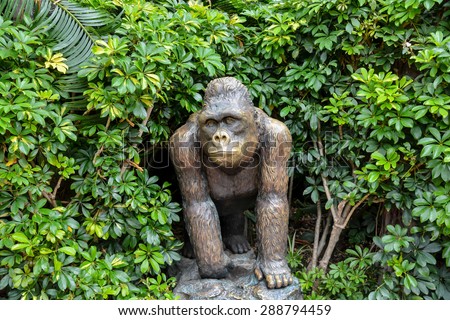 Picture of a Strong Adult Black Gorilla Statue