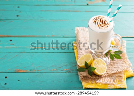 Lemon milkshake with browned meringue on top