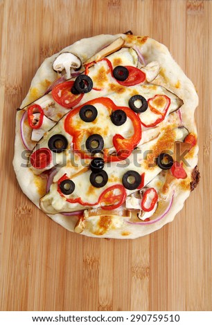 Vegeterian margarita pizza close up photo. 