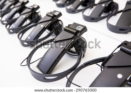 wireless multy language headphones set .headphones used for simultaneous translation equipment (simultaneous interpretation equipment)