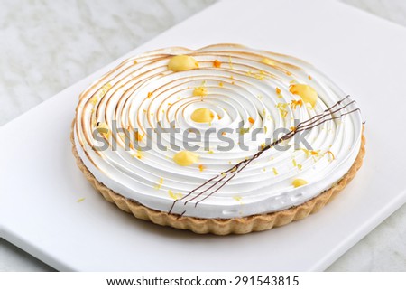 Spiral pattern Lemon meringue tart