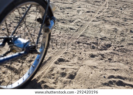 track of bicycle wheel