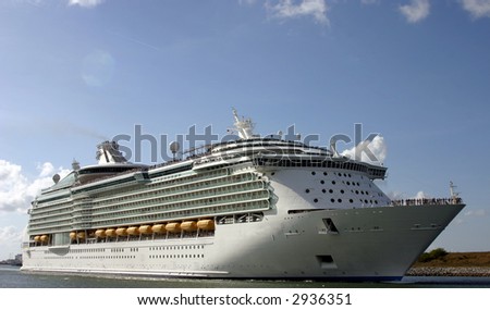 cruise ship leaving port for a dream vacation
