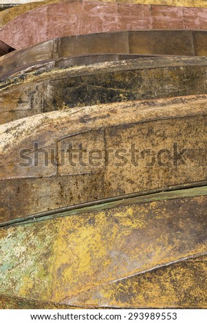 rusty hulls, vertical