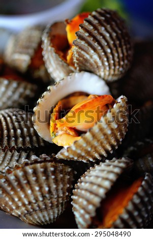 steamed blanched clams / One of the famous seafood menu in middle and south of Thailand is steamed blanched clams