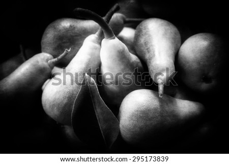 pears black and white