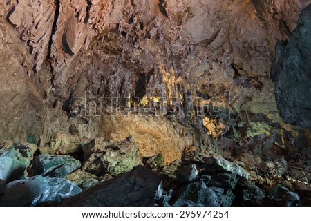 Jenolan Caves - the largest, most spectacular and most famous caves in Australia