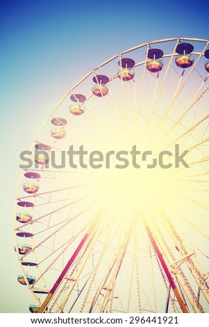 Vintage instagram filtered picture of a ferris wheel.