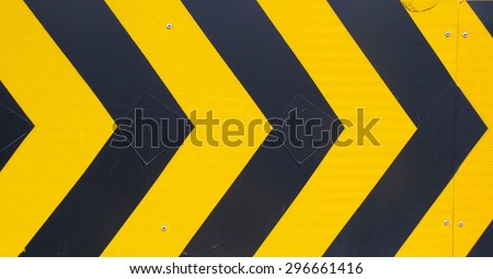 Black and yellow lines, One way traffic sign