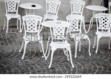 Color picture of vintage patio chairs