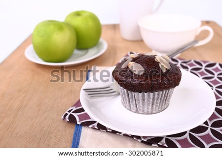cup cake chocolate and green apple