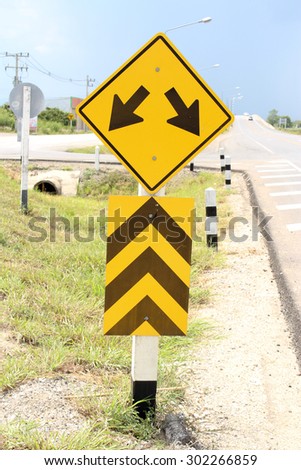 Warning traffic sign