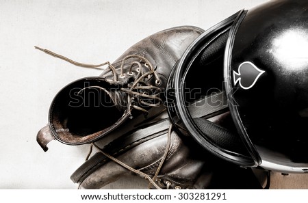 Classic helmet and Leather boots