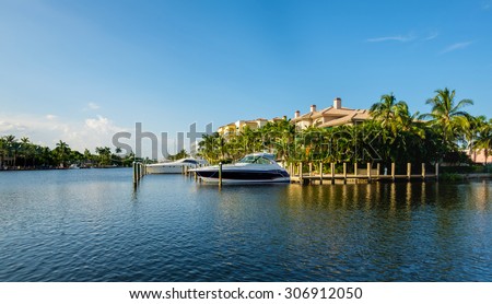 Scenic view of the Fort Lauderdale Intracoastal Waterway along Las Olas Boulevard. Royalty-Free Stock Photo #306912050