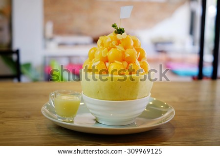 melon bingsu on table