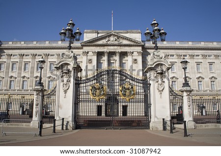 London - Buckingham palace and gate Royalty-Free Stock Photo #31087942