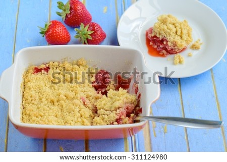 Strawberry Crumble Dessert