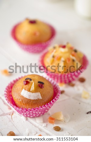 Tasty pinkish cupcakes