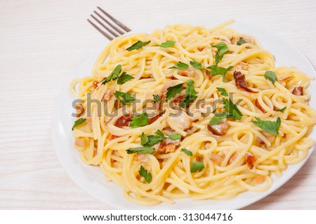 spaghetti with fish sauce