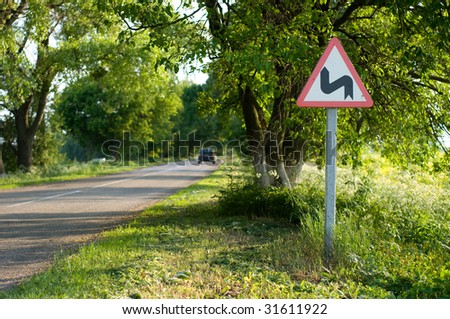 Portrait photo of a road out in the countryside