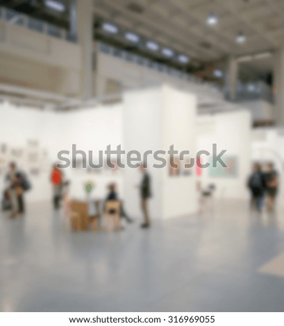 Art gallery generic background, intentionally blurred post production.