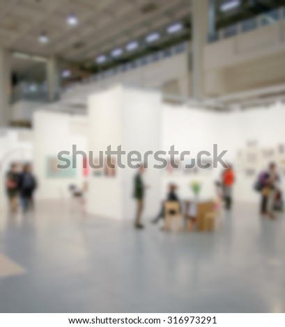 Art gallery generic background, intentionally blurred post production.