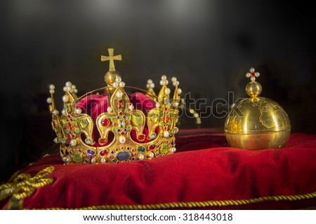 king crown jewels Royalty-Free Stock Photo #318443018