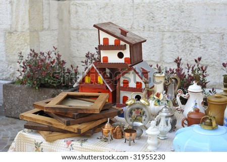 bird houses for sale on a flea market