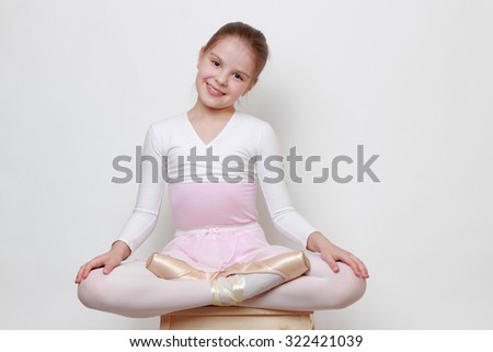 Little ballerina in pointe shoes