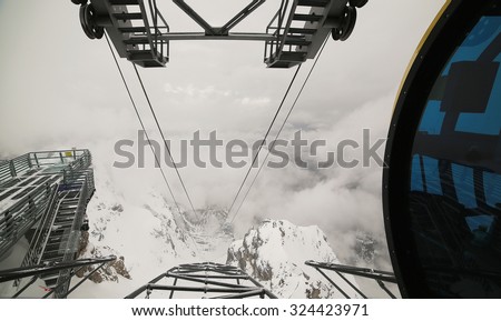 lift cabin on top, the view of the valley below the cable car, Hintertux