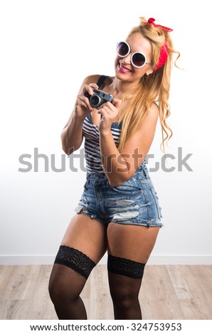 Pin-up girl photographing