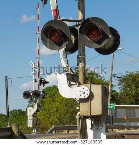 Buda Texas railroad crossing signals