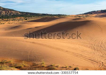 coral pink sand dunes in the early morning